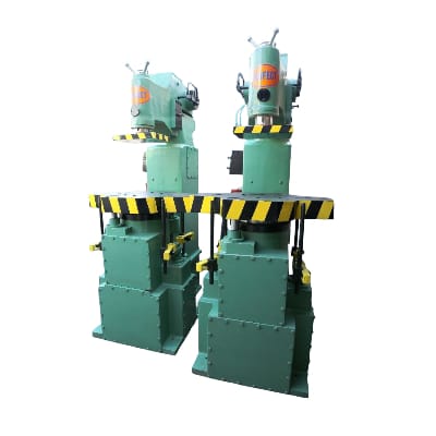 PNEUMATIC SIMUTANEOUS JOLT SQUEEZE MOLDING MACHINE: MODEL-450